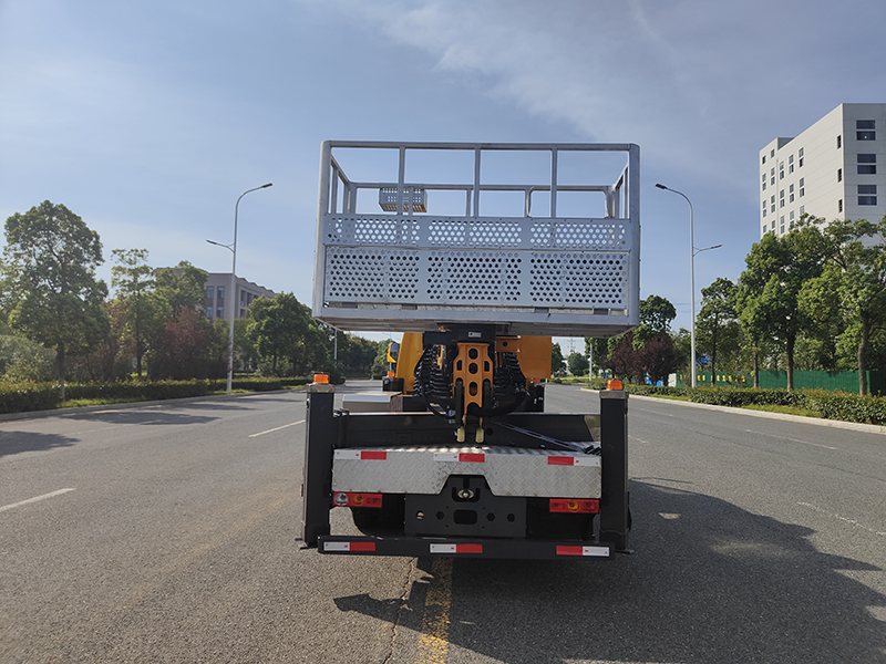 蓝牌福田32米高空作业车